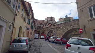 タイムスリップしたような古くからの街並み