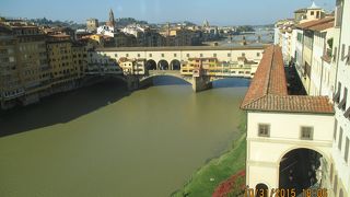 アルノ川に架かる橋