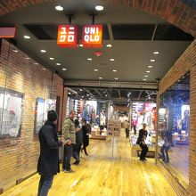 開店してユニクロへ