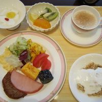 和洋バイキング。この日の地物はじゃこ天とじゃこカツでした。