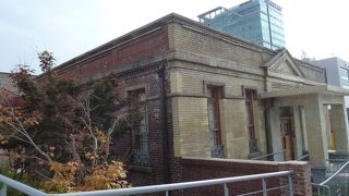 清・日租界地境界階段を下って左側