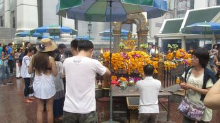 雨のエラワン・プーム