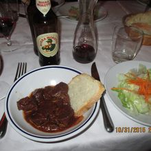 トスカーナ風ビーフシチューとイタリア国産のビール