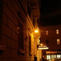 遠めにホテルの文字が目印です。