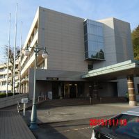 玄関の方から見たホテル全景です。