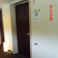 客室の入口にも愛犬の名前が表示されています。