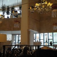 華やかなロビーの様子