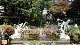 ペリカン型の噴水