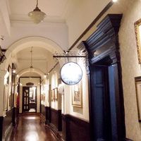 1階の奥の方の廊下はギャラリーのようになってます。