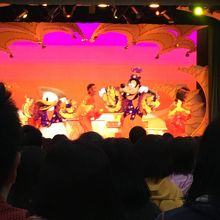 ドナルドやグーフィーも登場