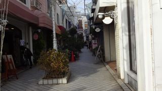 駅から近い可愛い通り。