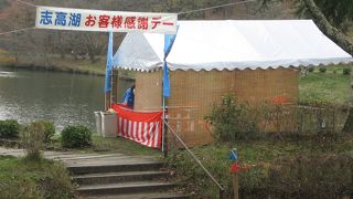 ボートの乗りおさめ、感謝祭。１１月最後の日曜の頃。