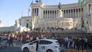 現在の共和国の前の時代、イタリア王国の初代国王の記念堂