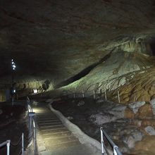右奥にみえるのが洞内富士