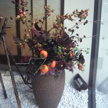 日本の伝統を守るのは、着物の他、生け花の分野もあります。