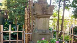 「忍者ハットリくん」のお墓かと思いました。。。