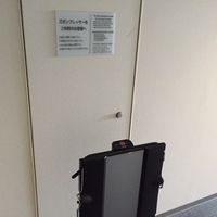 廊下にズボンプレッサー