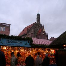 Frauenkirche聖母教会とクリスマスマーケット