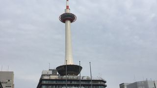 いきなり現れる