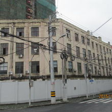 校舎が残っています。