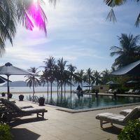 インフィニティプールでのんびりもいいかも。