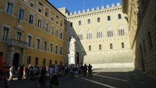 3世代建築様式がみられます