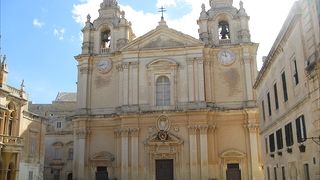 静寂の都の大聖堂