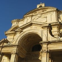 歴史ある教会が多いです