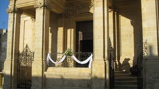 聖母ヴィクトリア教会の名前で知られる