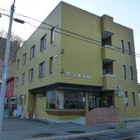 立派な建物です。中は少し整理整頓が必要ですが