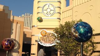 クルクル回りながら進むジェットコースター♪