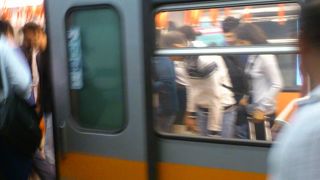 空港の地下から