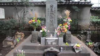 訪れる人が絶えません