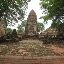 ワット プラ マハタート 五体満足の仏像