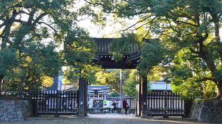 烏丸通に面しています