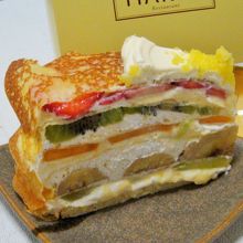 ミルクレープが秀逸 By 夏ミカン Harbs 大丸梅田テイクアウトショップのクチコミ フォートラベル