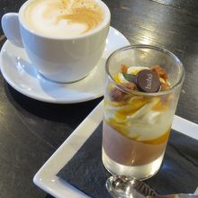 グラスに入ったスイーツ