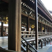 阿弥陀堂と御影堂をつなぐ渡り廊下