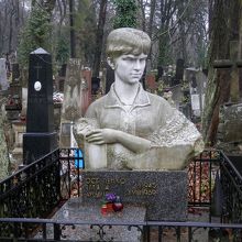 故人の像でしょうか…インパクト大でした。