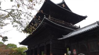 登れば解放感と絶景が待っています。