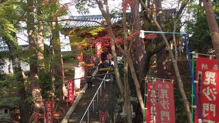 まさに山寺、まさに古刹。