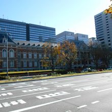 やっと正面側に到着です