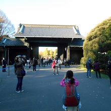 「乾門」まで散策を楽しみました