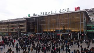 ケルン大聖堂が目の前に