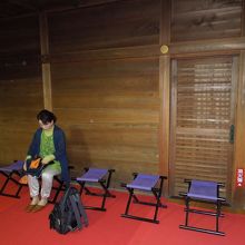 祈祷の待合室内部