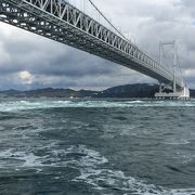 徳島県の鳴門と淡路島をつなぐ橋