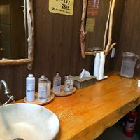 天空風呂には無印良品のアメニティ＆飲料水！