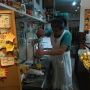 インパクトのある店員さん