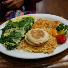 オムレツも全然想像と違ういい意味で期待を裏切る迫力