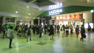 フードコートがリニューアルオープン